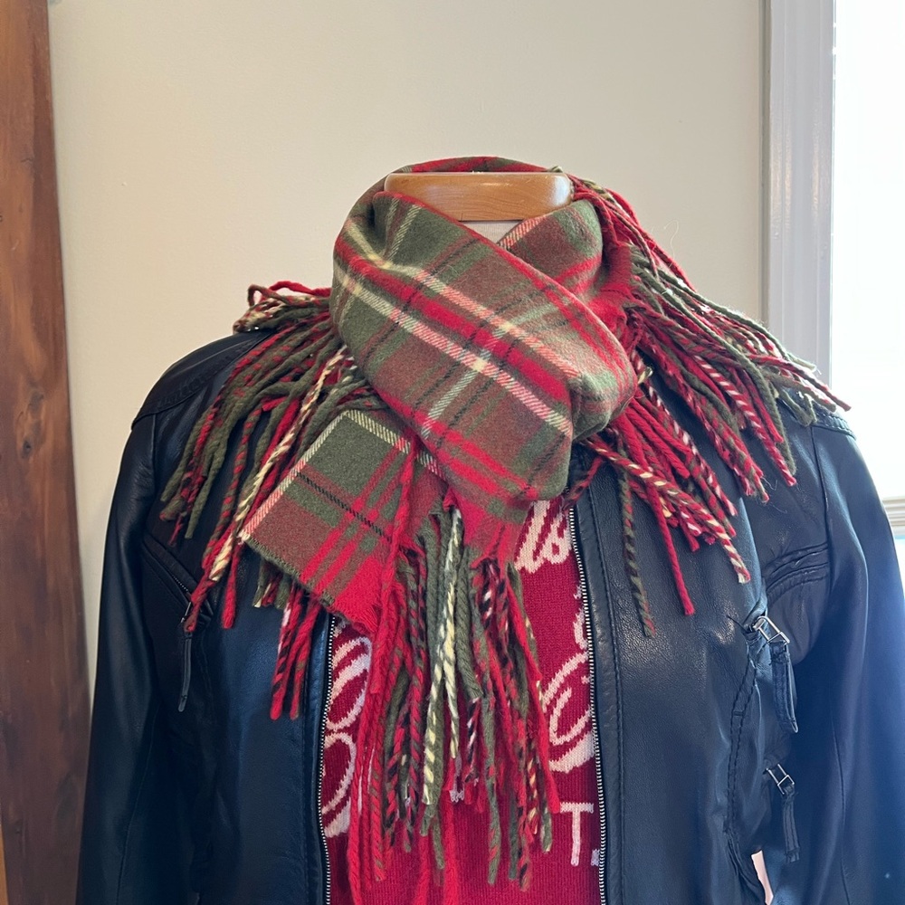 Burberry cashmere Happy Scarf Black Red and Green Nova Check Scarf Like New